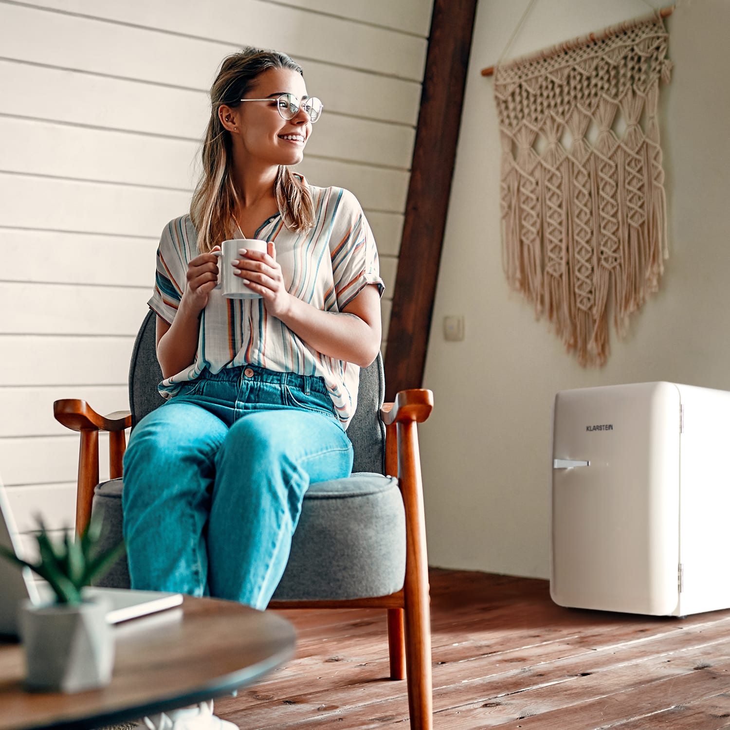 Klarstein Audrey, retro chladnička, 70 l, 3 police, 2 priehradky vo dverách, vnútorné osvetlenie – Obrázok 2