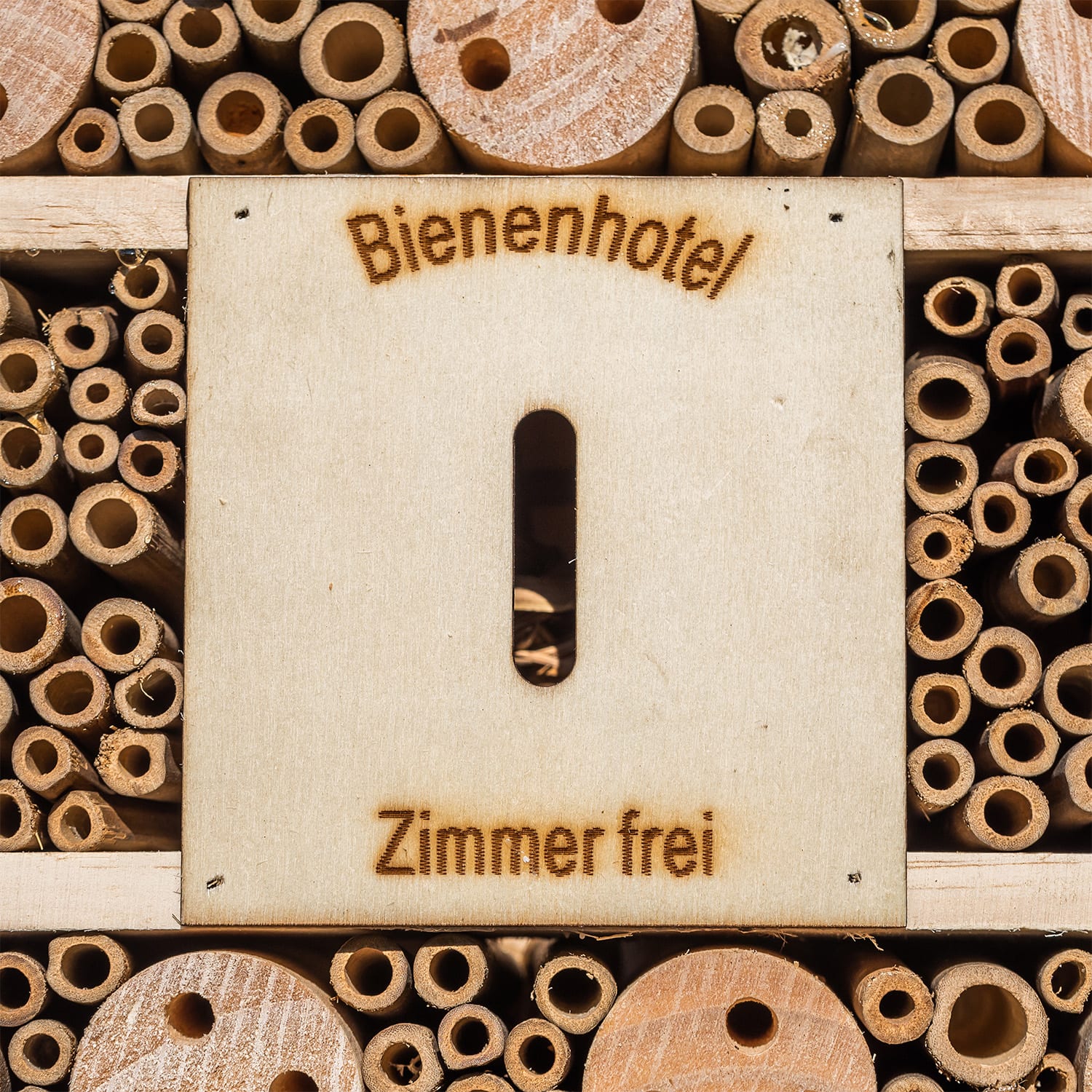 Blumfeldt Hmyzí hotel so špicatou strechou, zavesenie, celoročne obývateľný, drevo – Obrázok 5